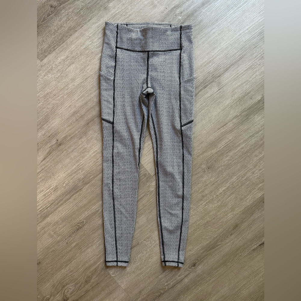 Lululemon Athletica Speed Up Tight Womens 6 Black White Teeny Tooth Legging NWOT